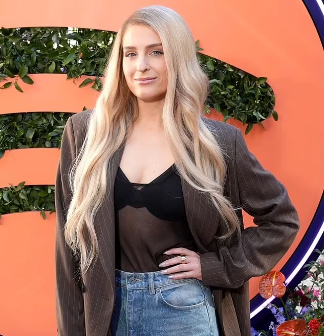 Meghan Trainor prima di intervento al seno
