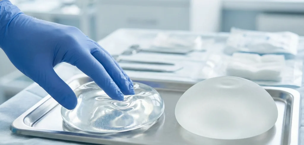 comparare textură implant salin versus silicon